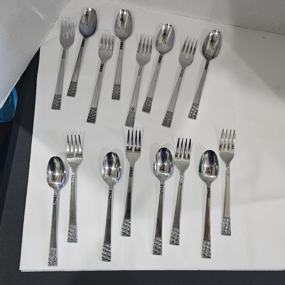 Towle Supreme Cutlery 8 Teaspoons 8 Salad Forks Stainless Made in Japan Vintage